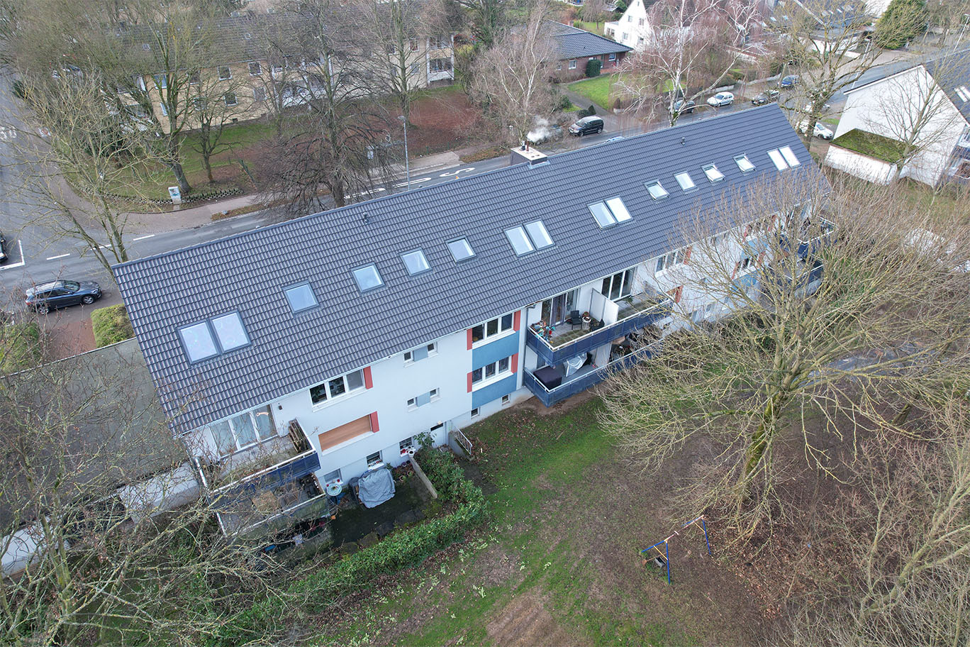 Haus mit vielen Dachfenstern